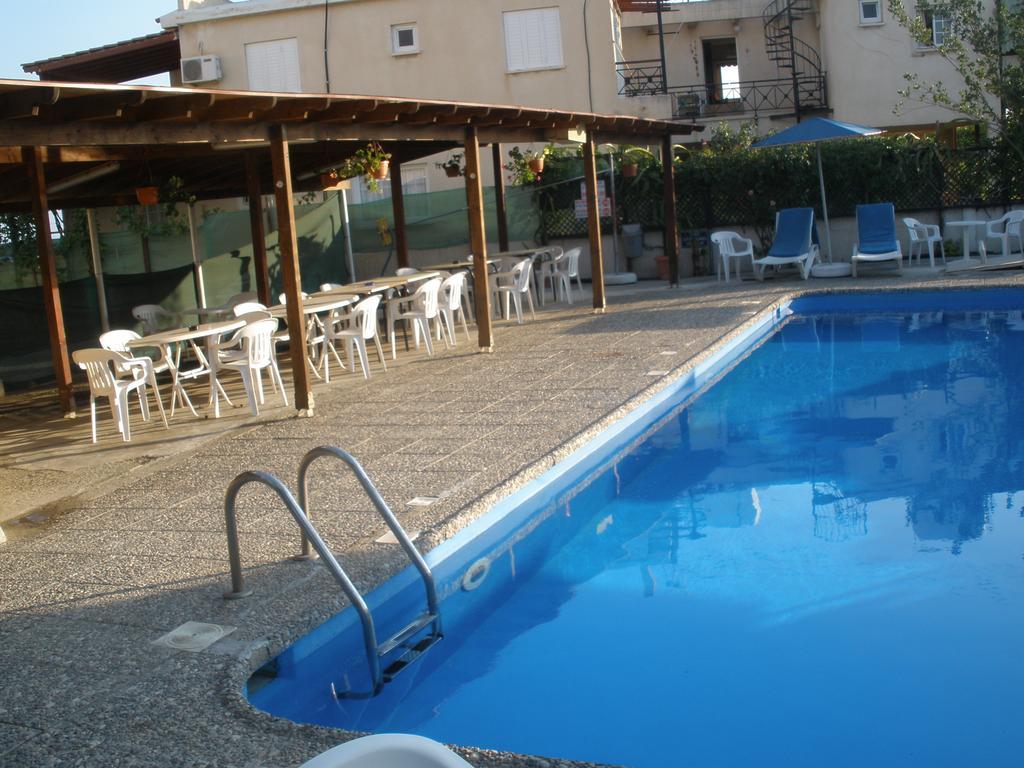 Klashiana Hotel Apartments Oroklini Extérieur photo