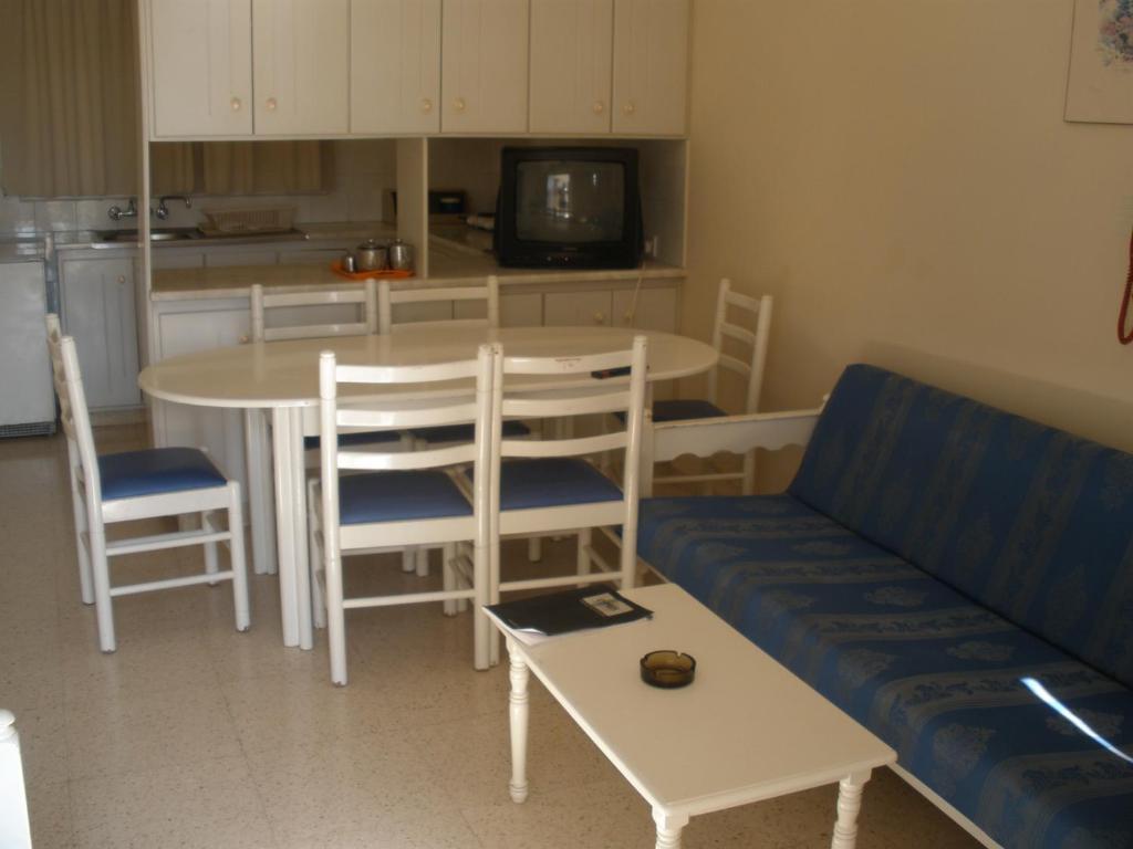 Klashiana Hotel Apartments Oroklini Chambre photo