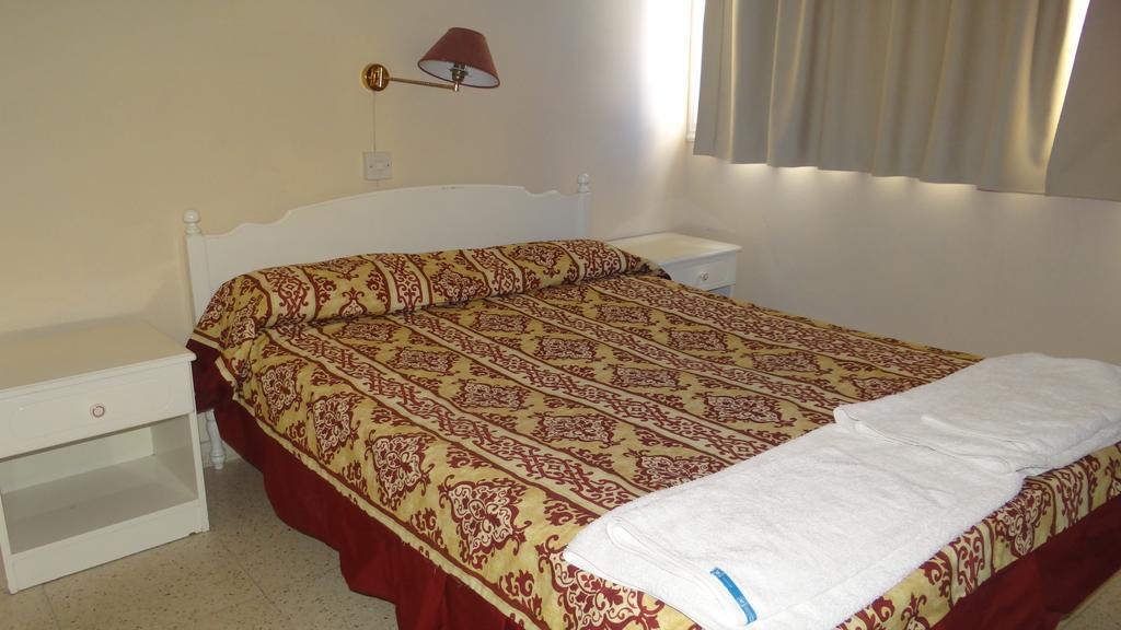 Klashiana Hotel Apartments Oroklini Extérieur photo