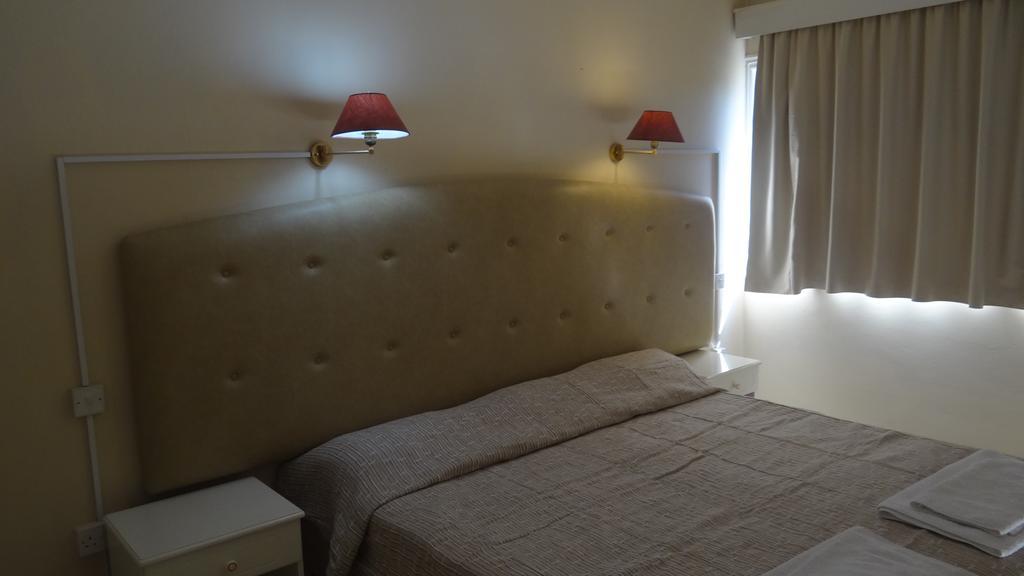Klashiana Hotel Apartments Oroklini Extérieur photo