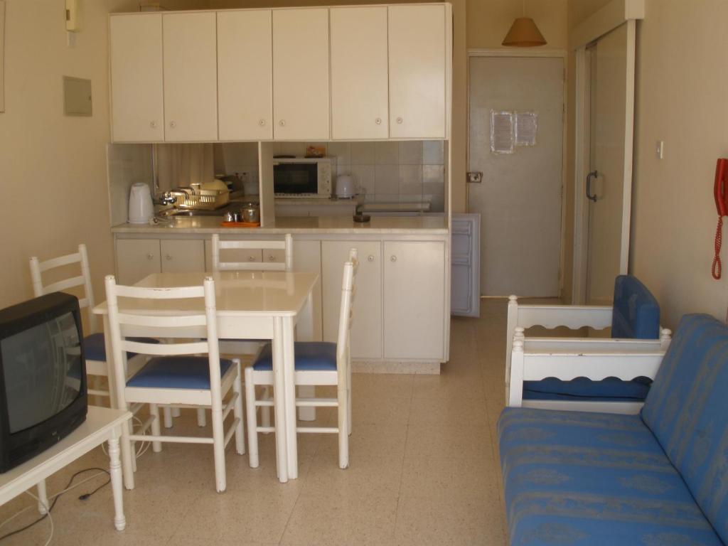Klashiana Hotel Apartments Oroklini Chambre photo